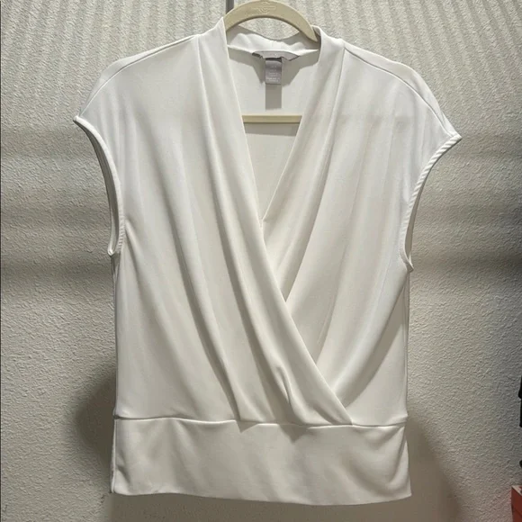 H & M Elegant White Women's Top - Picture 2 of 5